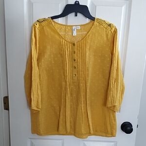 Elegant Yellow Women's Blouse with Button Detail